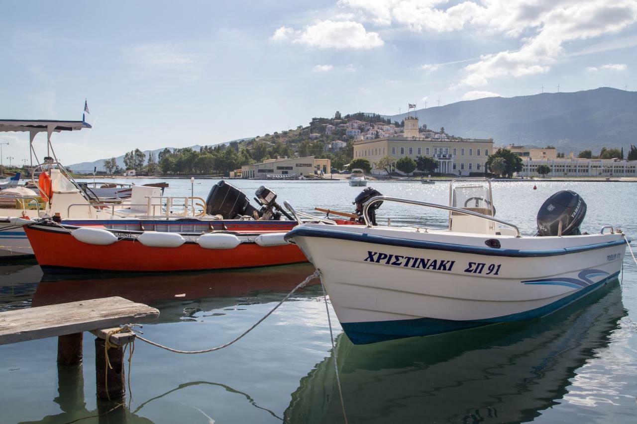 Kalavria Luxury Suites - Magnificent Sea View Of Poros Poros Town ภายนอก รูปภาพ