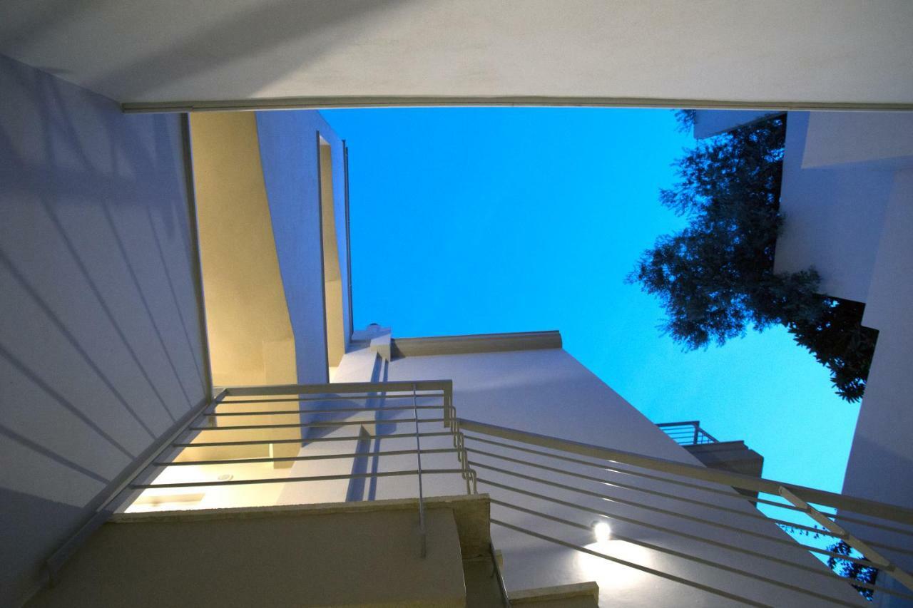 Kalavria Luxury Suites - Magnificent Sea View Of Poros Poros Town ภายนอก รูปภาพ