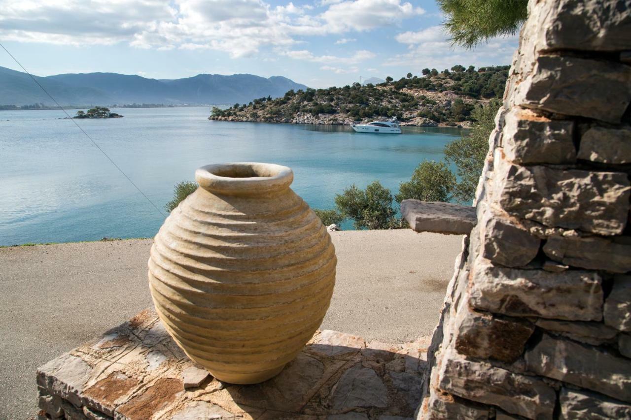 Kalavria Luxury Suites - Magnificent Sea View Of Poros Poros Town ภายนอก รูปภาพ