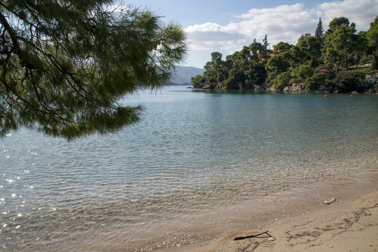 Kalavria Luxury Suites - Magnificent Sea View Of Poros Poros Town ภายนอก รูปภาพ