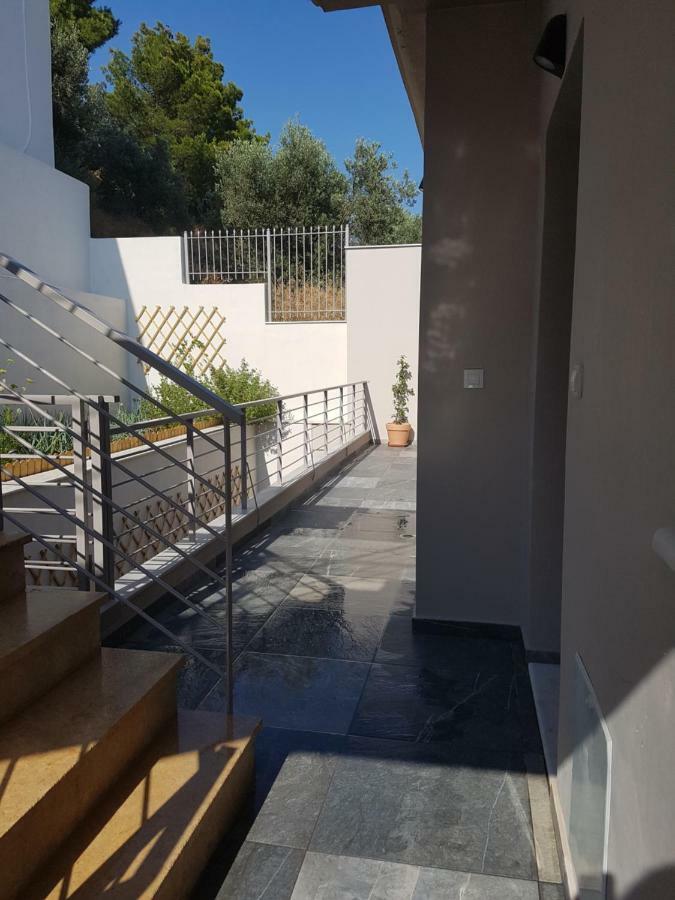Kalavria Luxury Suites - Magnificent Sea View Of Poros Poros Town ภายนอก รูปภาพ