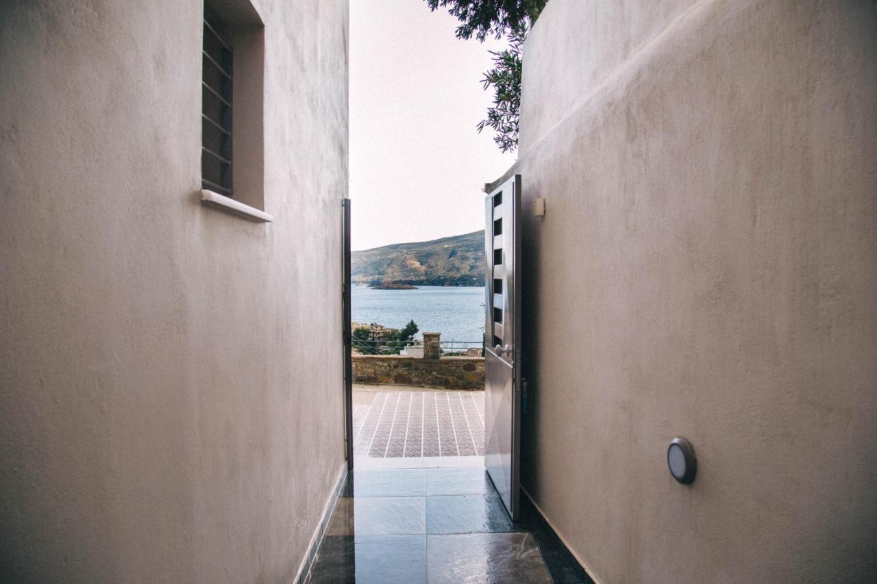 Kalavria Luxury Suites - Magnificent Sea View Of Poros Poros Town ภายนอก รูปภาพ